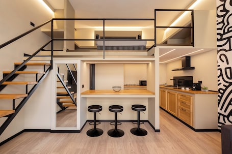 Premium Studio, 1 Bedroom | Living area