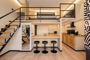 Premium Studio, 1 Bedroom | Living area