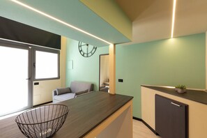 Premium Studio | Private kitchen | Fridge, microwave, cookware/dishes/utensils - OlbiaLoft (Olbia)