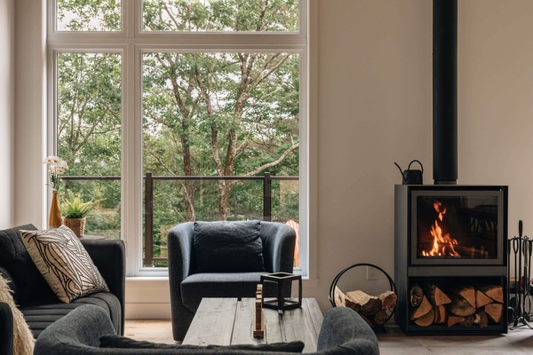 Foyer intérieur au bois, pour des soirées chaleureuses
