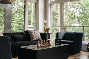 Tv, eldstad och tv-spel