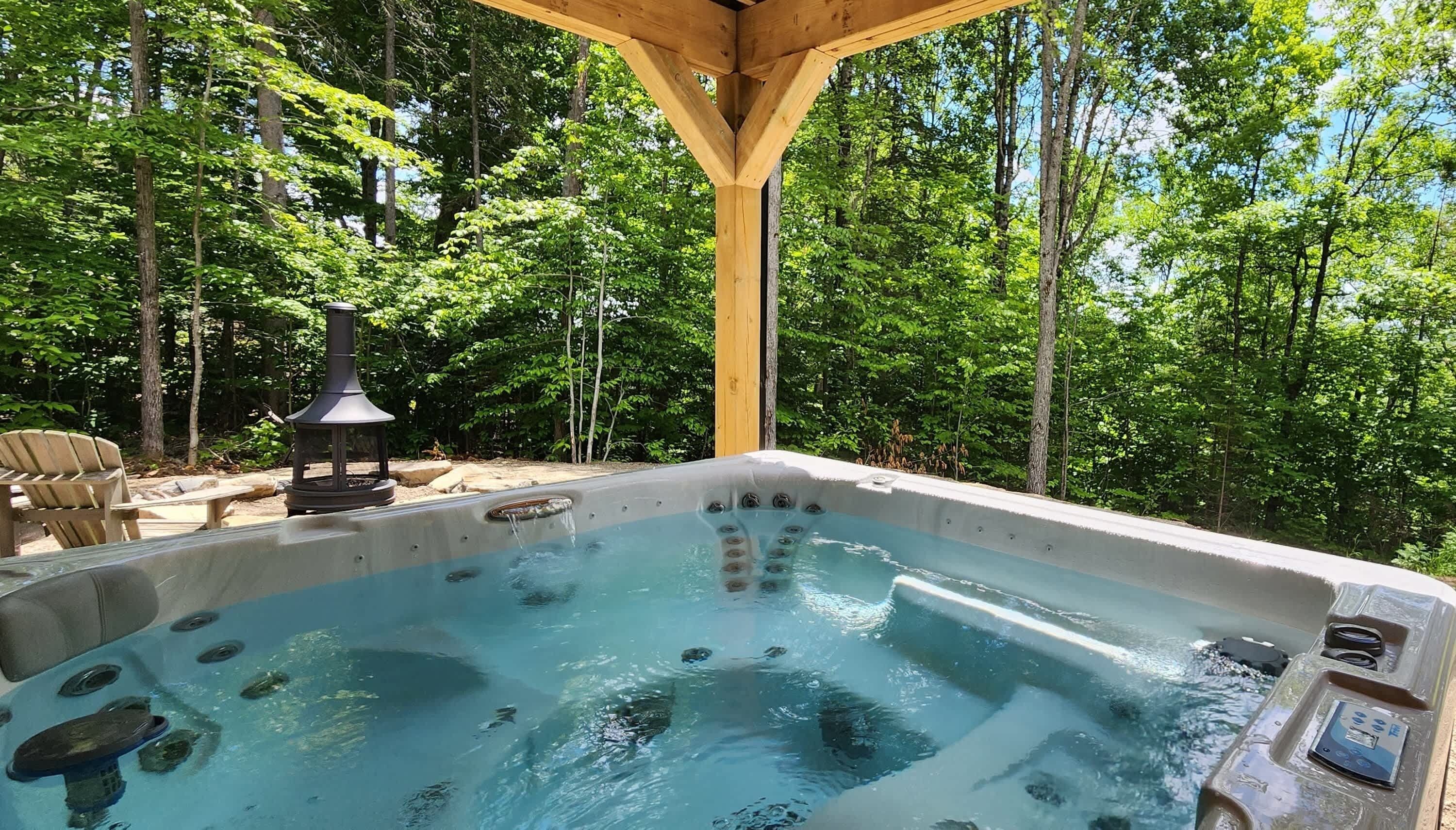 Outdoor spa tub