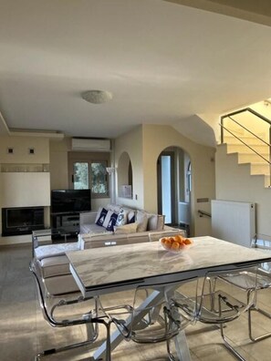 Villa | Property grounds - Villa With Panoramic Views of the sea Near Nafplio (Nafplio)