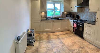Coventry Charm - Spacious 3 Bedroom House
