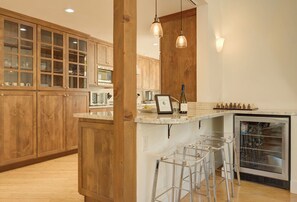 Fridge, microwave, oven, stovetop - 3940 Oasis in Carmel Valley - Pool, Expansive Views (Carmel Valley)