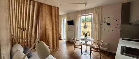 1 bedroom, desk, travel crib, free WiFi