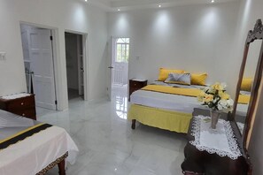 4 bedrooms, free WiFi, bed sheets - Mahoe Drive Villa Retreat (Ocho Rios)
