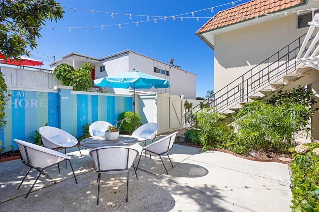 Enjoy Easy Beach Living - One Block from Sand