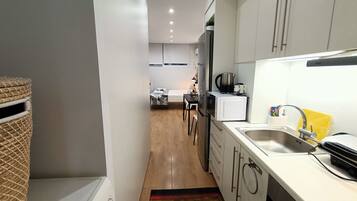 電子レンジ、オーブン、コンロ