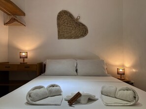 基础双人房, 花园景观 | 办公桌、免费 WiFi