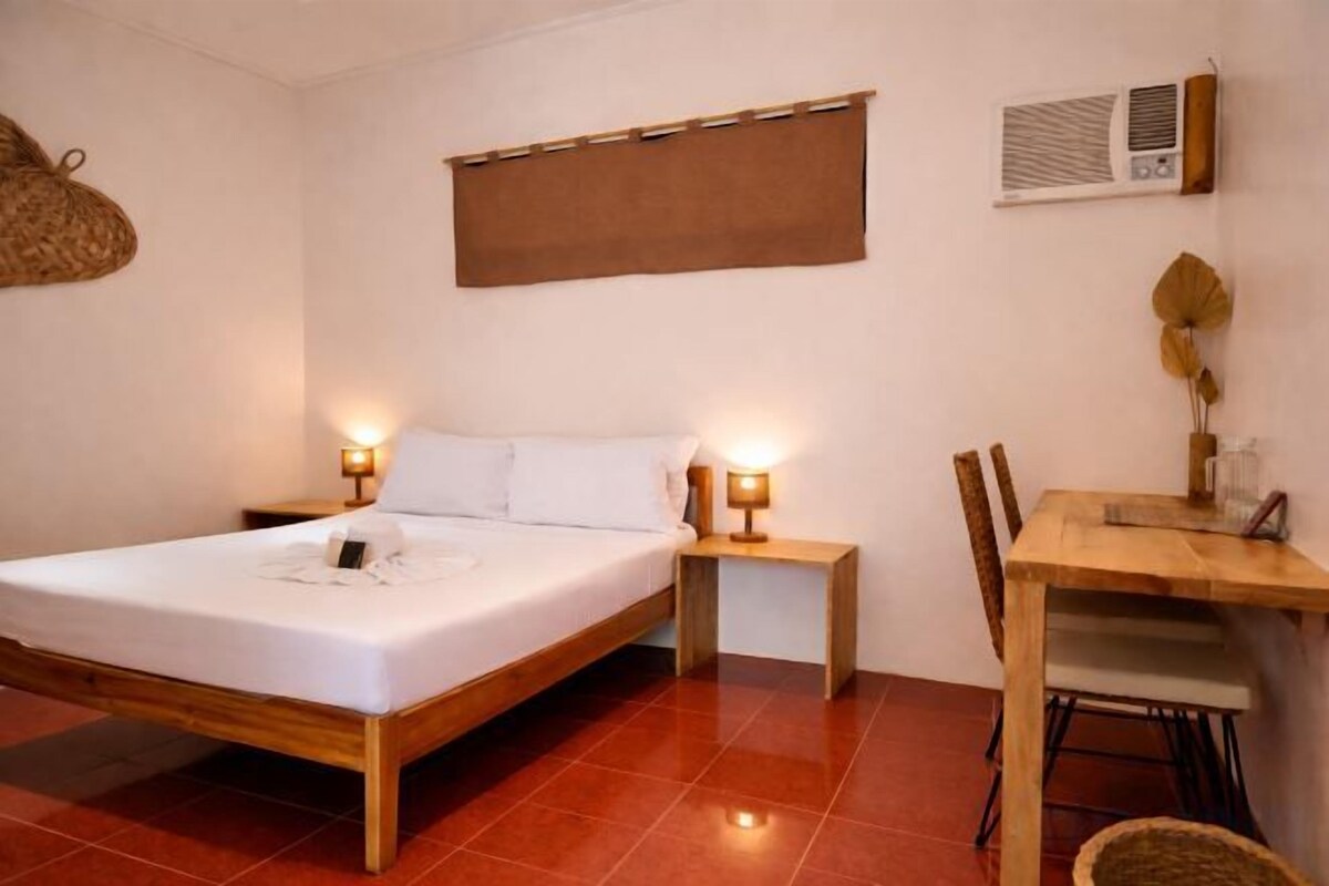 WiFi (free), bed sheets