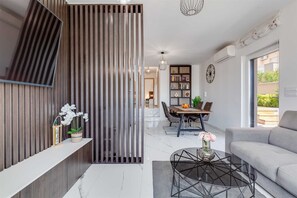 Interior - Summer Dream Apartment with garden, patio and pool (Sv. Filip i Jakov)