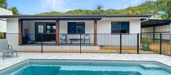 Nerita Nook - open spaces with serene mountain and rural views in a peaceful neighborhood