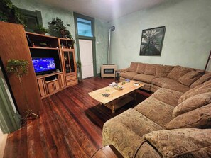 智能电视、壁炉