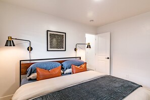 4 Schlafzimmer, Schreibtisch, Bügeleisen/Bügelbrett, kostenloses WLAN