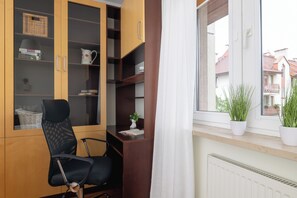 Apartamento, 1 habitación, balcón | 1 dormitorio, decoración individual, escritorio