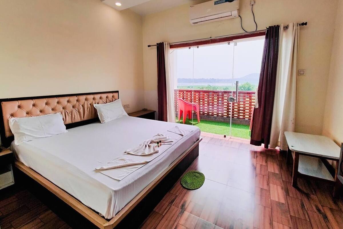 Quarto executivo, vista para o lago | 1 quarto, Wi-Fi de cortesia