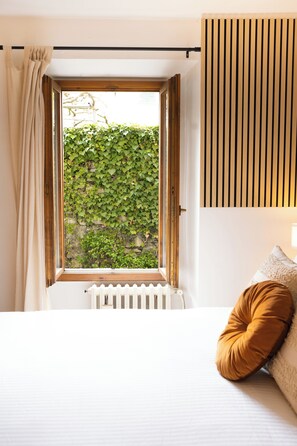 1 camera, una scrivania, ferro/asse da stiro, Wi-Fi gratuito