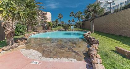 Seashell Smile 3-Pools Top Floor-Ocean view CLEAN