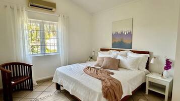 Villa | 4 bedrooms, iron/ironing board, free WiFi, bed sheets