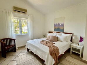 Vila | 4 quartos, ferros/tábuas de passar roupa, Wi-Fi de cortesia