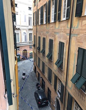 Balcony - Center and Aquarium (Genova)