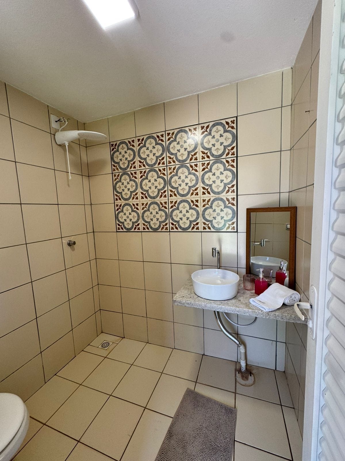 Family Studio Suite | Bathroom