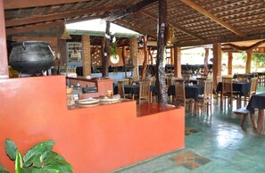 Restaurant - Pousada Chalé Cantinho de Minas  (São João Batista do Glória)