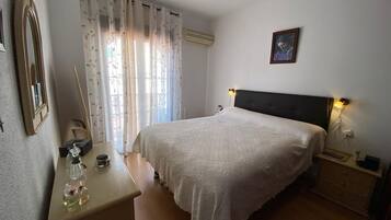 3 chambres, fer et planche Ă repasser, draps fournis