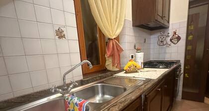 House in the middle of Tuscany within walking distance of major cities