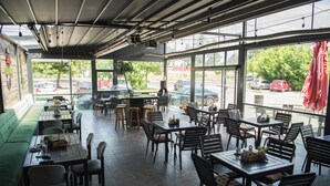 Terrace/patio - Mbi Travel Inn  (Craiova)