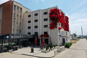 Chambre Double Deluxe | Literie de qualité supérieure, matelas mémoire de forme