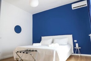 2 bedrooms, desk, travel crib, free WiFi - Concept Apartment (Belpasso)