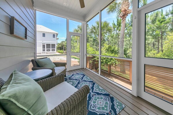 บ้านพัก, หลายเตียง (Sandy Dunes Beach Cottage) | บริเวณนั่งเล่น | ทีวี