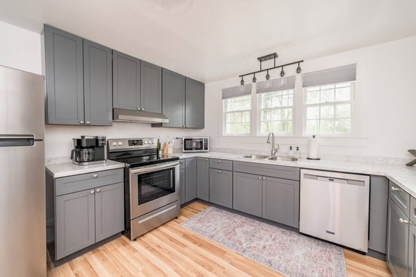 Frigorífic, microones, forn i placa de cuina