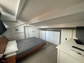 1 makuuhuone, silitysrauta/-lauta, Wi-Fi, vuodevaatteet