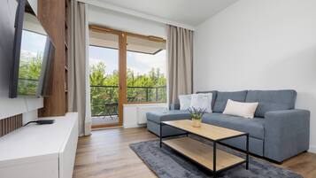 Apartment, 1 Bedroom, Balcony | Living room