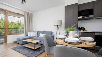 Apartment, 1 Bedroom, Balcony | Living room