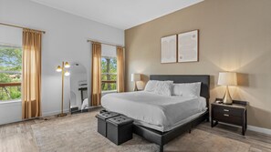 6 habitaciones, escritorio, tabla de planchar con plancha y wifi 