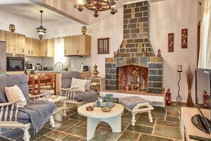 TV, fireplace, offices