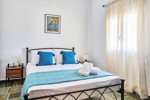 3 chambres, fer et planche à repasser, Wi-Fi, literie fournie