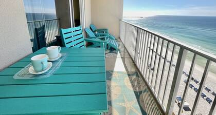New Family Getaway sleeps 6 w/ Beach Service & Free Activities for Everyday!
