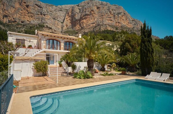 Pool - Increíble Villa Mediterránea en el Parque Natural del Montgo (Montgo-Toscamar)