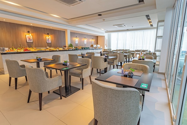 Free daily buffet breakfast