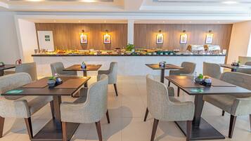 Free daily buffet breakfast