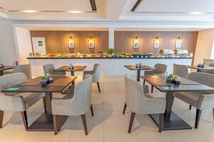 Free daily buffet breakfast