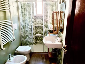 Hair dryer, bidet, towels, soap - Ideal location for getting to the Vatican and major city attractions (Roma)