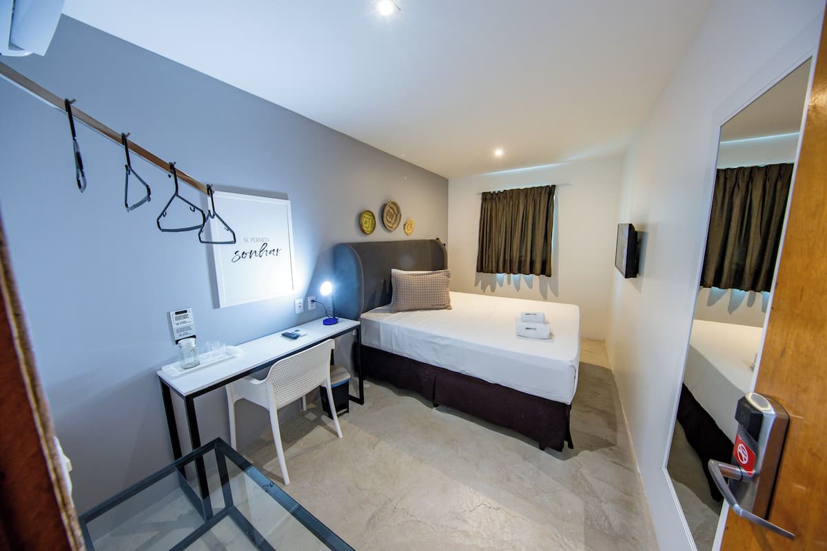 Basic Double Room, Shared Bathroom | WiFi (free)