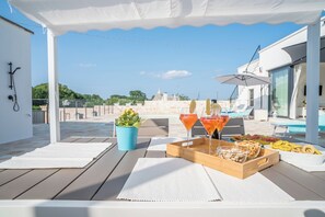 تناول الطعام بالخارج