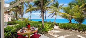 Azure Breeze #4, Beachfront, White Sand, Bikes, Kayak, Snorkel Gear, Rum Point!!